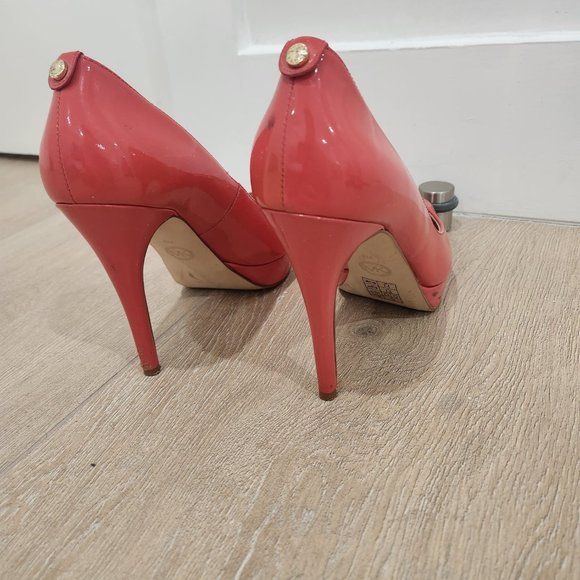 Heels - Picture 1 of 3